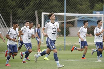 El Sub 20 enfrenta a Ecuador desde las 17.10