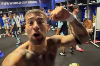 Otamendi mostró la fiesta en el vestuario de la Argentina desde adentro