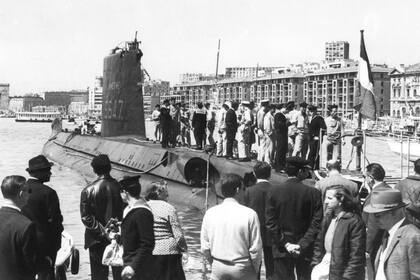 El submarino Minerve en los 60, atracado en el puerto de Marsella