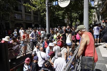 El subte en Avenida de Mayo