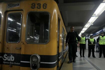 El subte estuvo 13 horas sin andar