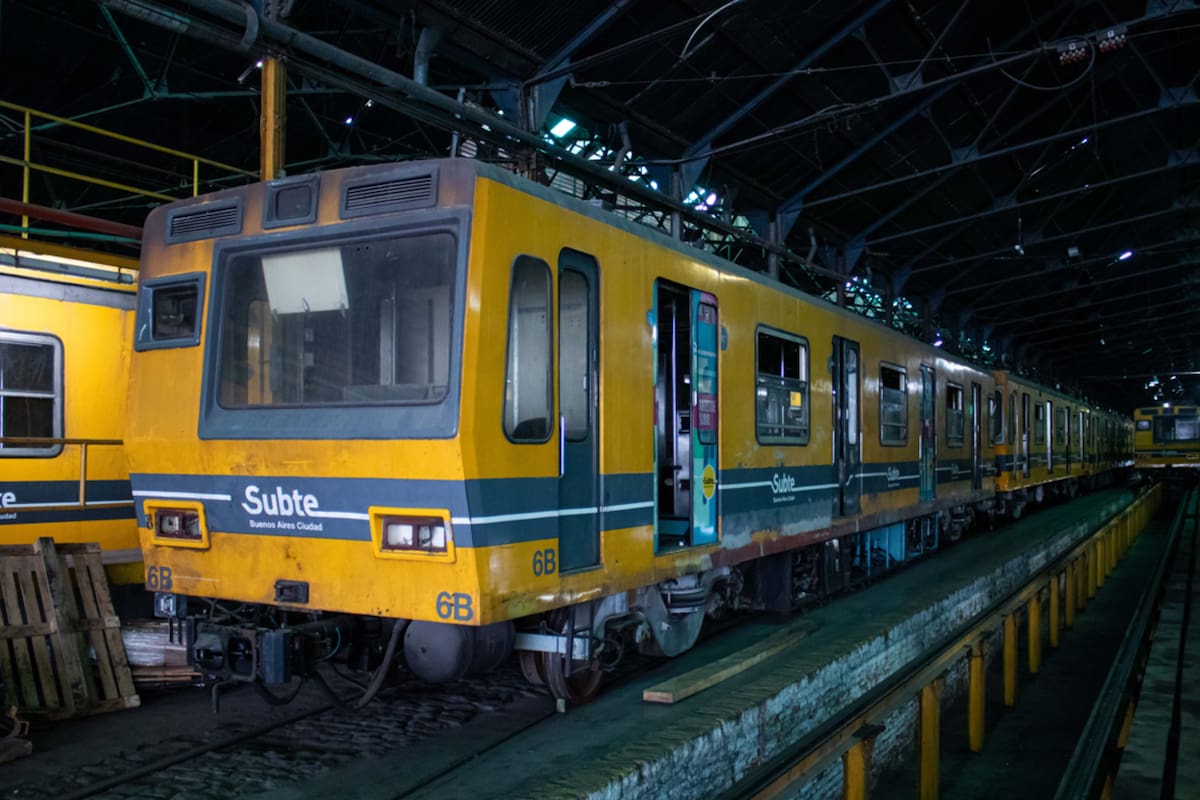 El subte porteño dispuso la subasta de 18 unidades que formaron parte de la flota de este transporte público