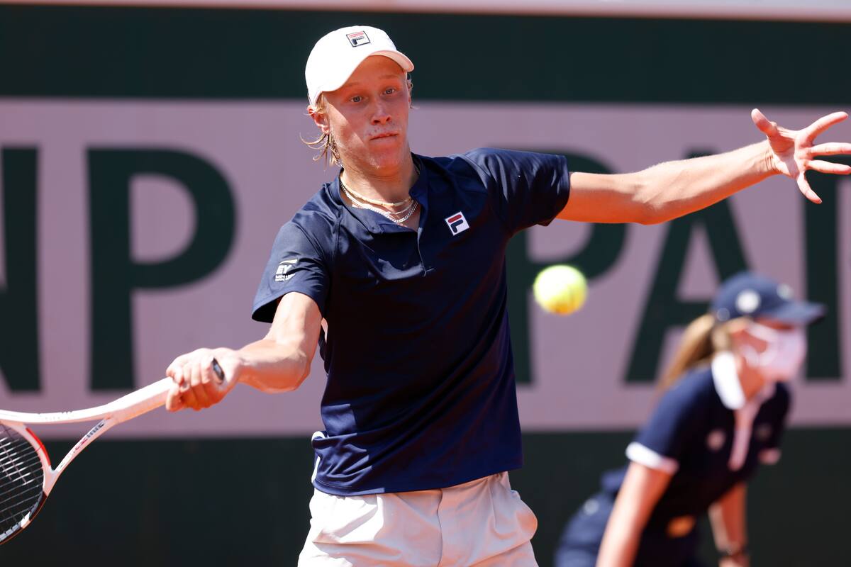 El sueco Leo Borg, hijo de la leyenda del tenis Bjorn Borg, triunfó en la primera ronda del cuadro de juniors en Roland Garros.