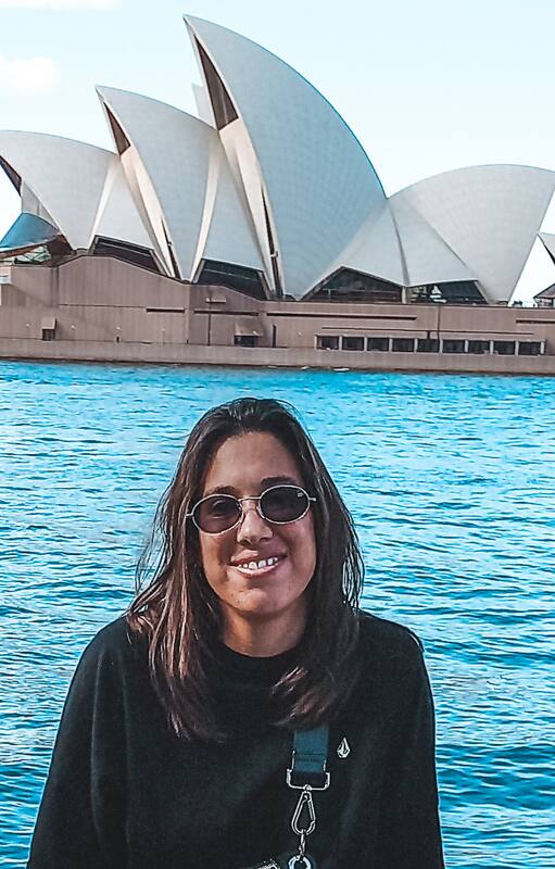El sueño australiano. A Valentina Lemos la contrataron para atender la barra de un bar ni bien comenzó la búsqueda, sin presentar currículum