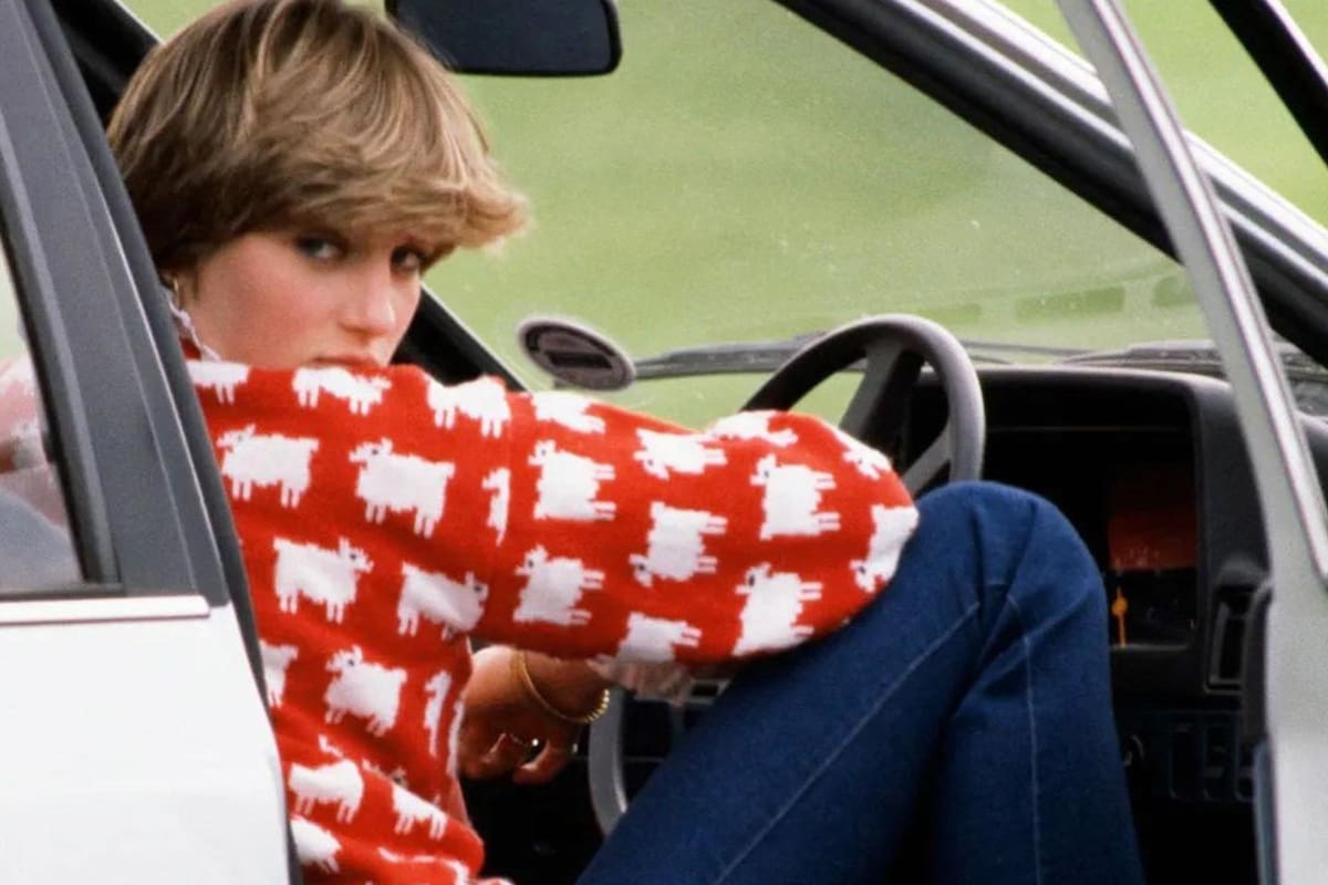 El suéter que usó Lady Di en 1981 se subastará en el aniversario de su muerte