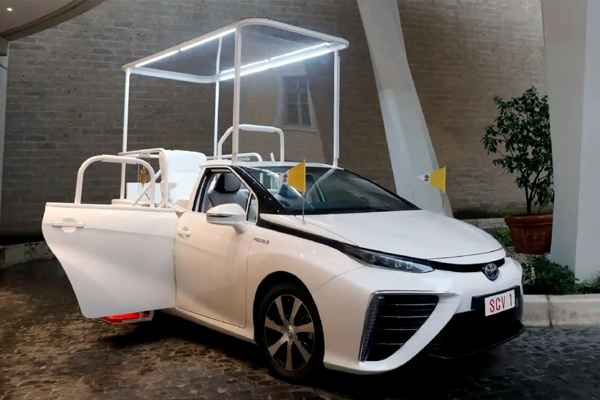 El Sumo Pontífice se trasladará a bordo de un Toyota Mirai, uno de los vehículos híbridos más eficientes hasta el momento.