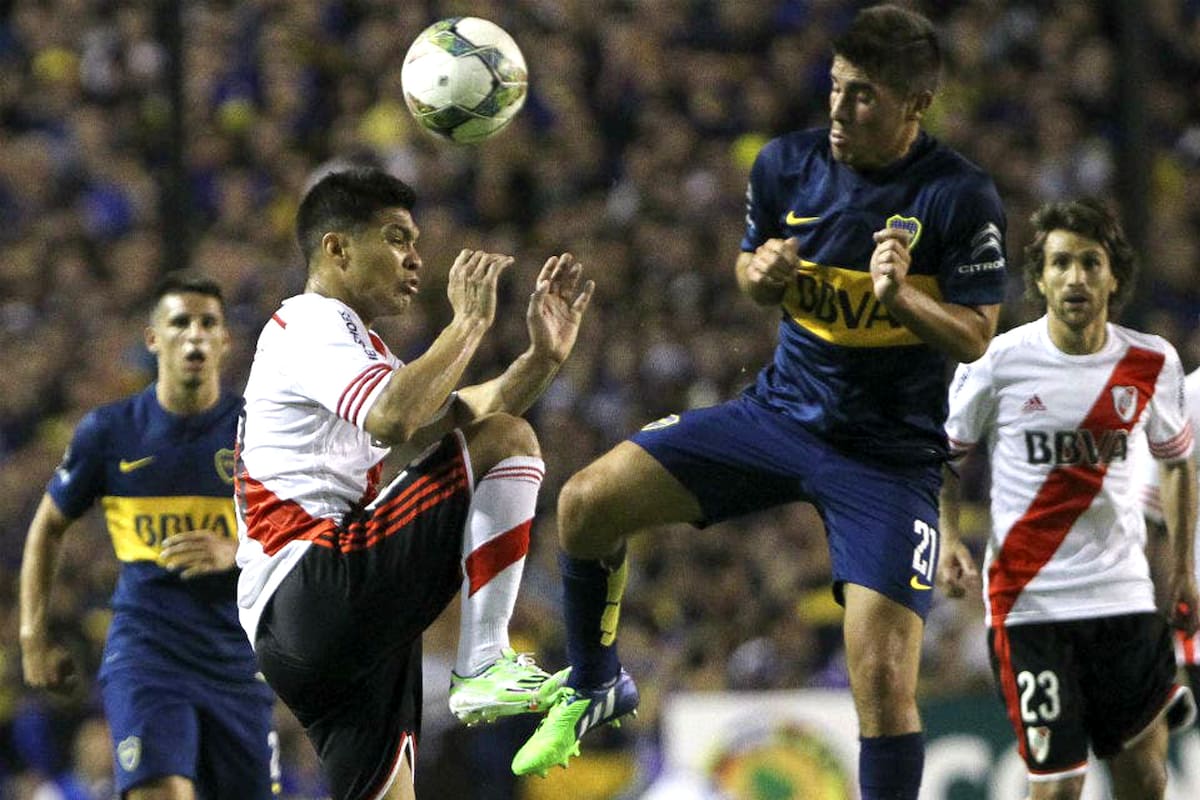 El superclásico de ida por la Copa Sudamericana 2014, un partido de hacha y tiza.