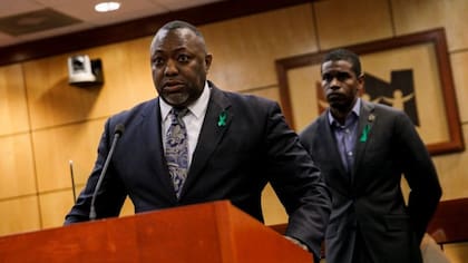 El superintendente George Parker III compartió detalles sobre el tiroteo en la escuela primaria de Newport News