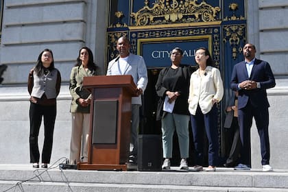 El supervisor del Distrito 10 de San Francisco, en California, Shamann Walton, presentó su iniciativa contra los centros de datos de la IA