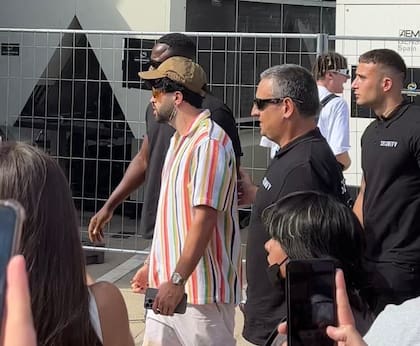 El supuesto Bad Bunny en la alfombra roja