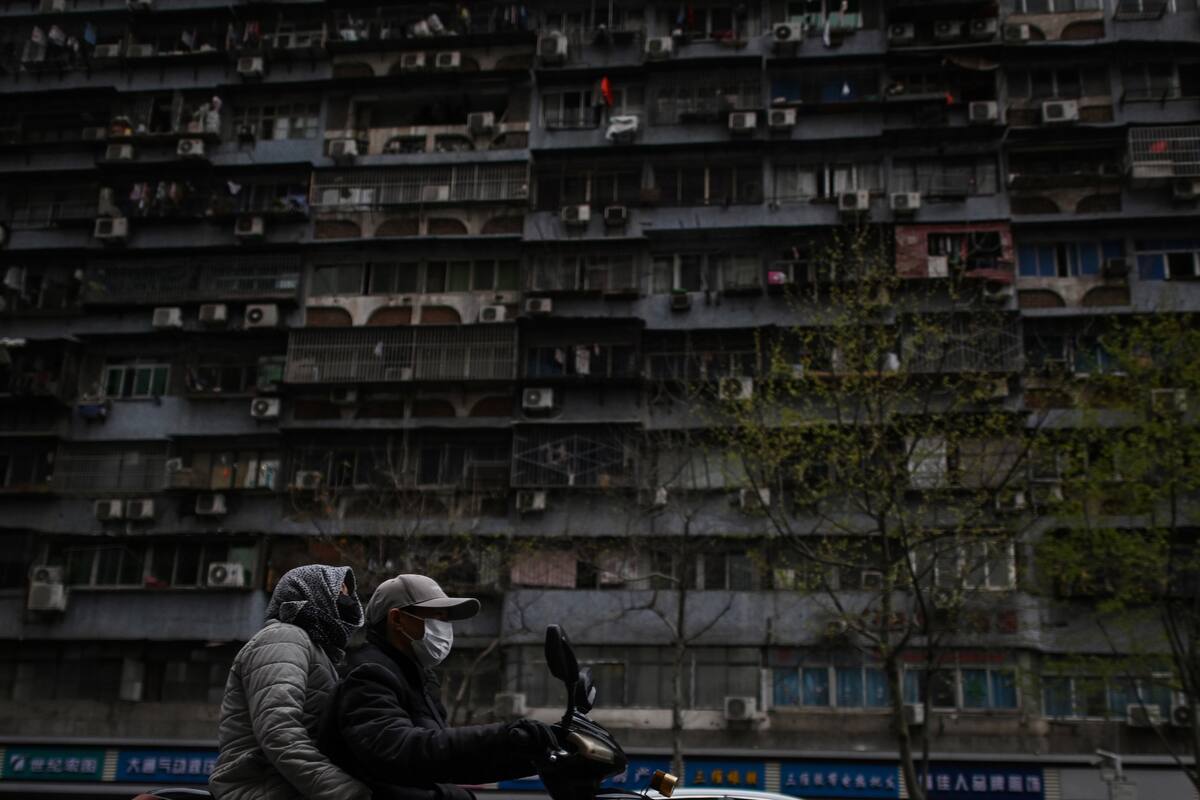 El surgimiento de nuevos casos de coronavirus en un condado de la provincia de Henan generó alarma en el gobierno chino y ordenó el cierre de toda la ciudad