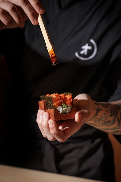 El sushi tradicional recupera terreno en la escena gastronómica local