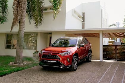 El SUV híbrido de Toyota que ya se puede alquilar pero todavía no comprar en el país