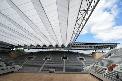El Suzanne Lenglen tendrá techo retráctil desde este año y se realizó una demostración de su funcionamiento