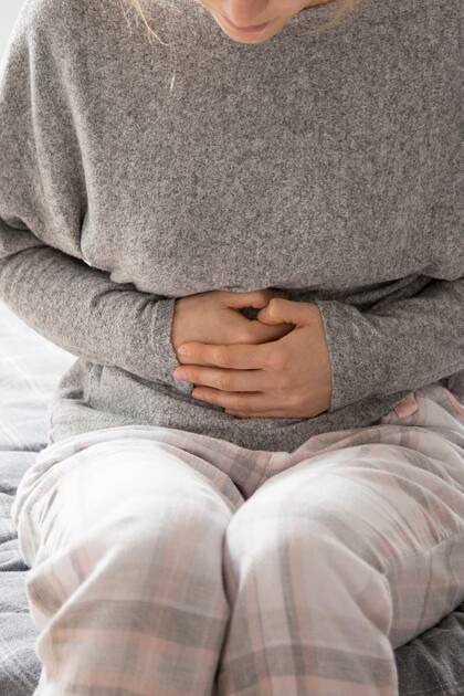 El tabaquismo y el consumo excesivo de alcohol también pueden causar úlceras porque inflaman y dañan el tracto gastrointestinal