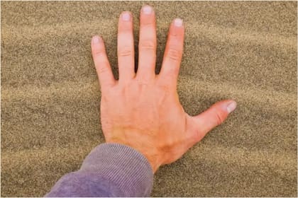 El tacto remoto está asociado al contacto con superficies granulares