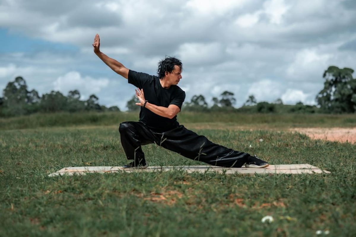 El Tai Chi fortalece la atención, la resolución de problemas, la planificación y el razonamiento verbal (Foto Pexels)