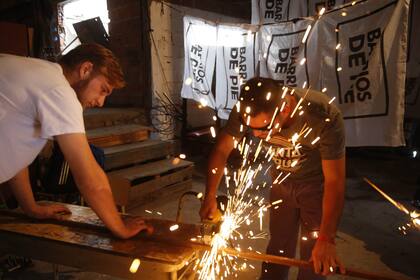 El taller de herrería es una fuente de vida y de aprendizaje para los beneficiarios de planes sociales que se capacitan en Rafael Calzada