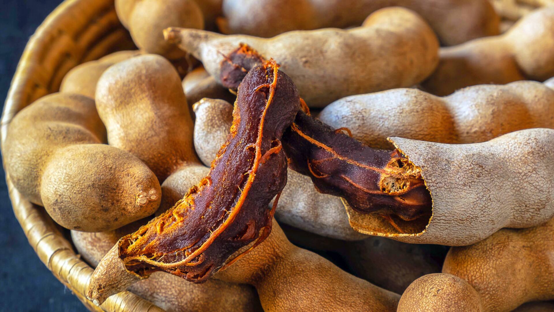 El tamarindo cuenta con un perfil nutricional completo y un sabor inconfundible se consolidó como un ingrediente clave en la cocina y un complemento en la medicina natural