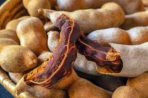 El tamarindo tiene una gran cantidad de beneficios medicinales como la reducción del colesterol, el control de la diabetes y el fortalecimiento del sistema inmune