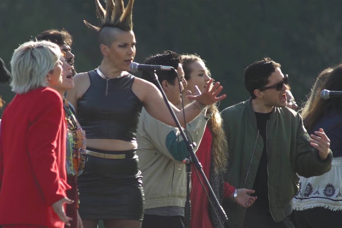 El tango es argentino, pero también es mundial. Bajo esta premisa, un singular karaoke invita a sumarse en redes sociales a los cientos de músicos y fanáticos que interpretan una versión del clásico "Por una cabeza" de Carlos Gardel. El objetivo: mostrar lo mejor de Argentina al mundo