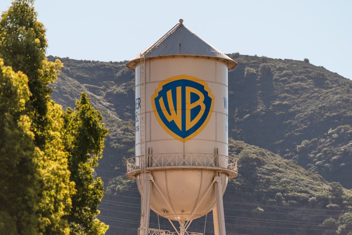 El tanque de agua, símbolo histórico de los estudios Warner Bros. en Burbank (Los Angeles)