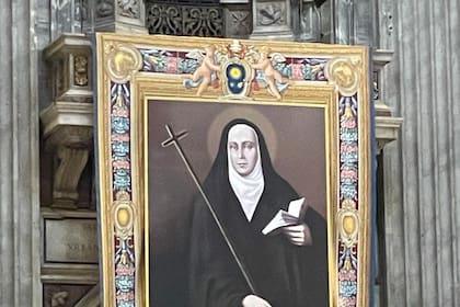 El tapiz de Mama Antula ya está ubicado en la Basílica de San Pedro