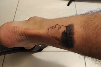 El tatuaje del jopo de Pol Fernández.