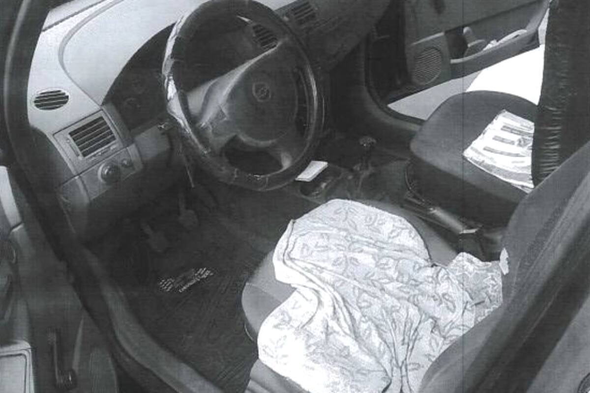 El taxi, revisado por la policía luego de la detención del chofer que se masturbó delante de una pasajera