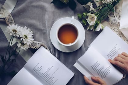 El té blanco combate las arrugas, ya que produce colágeno