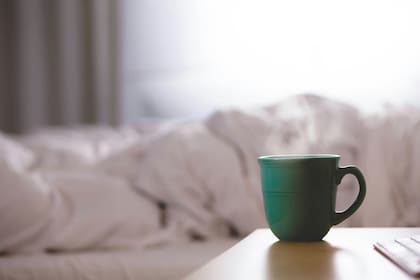 El té de Kukicha es relativamente menos amargo, incluso cuando se remoja en agua hirviendo