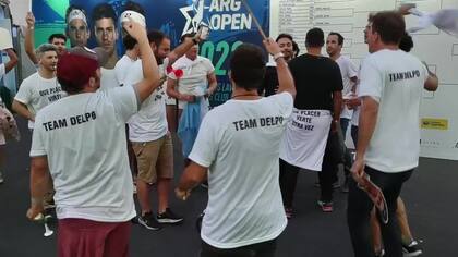 El "Team Delpo" llegó desde Tandil para acompañar una vez más a Del Potro