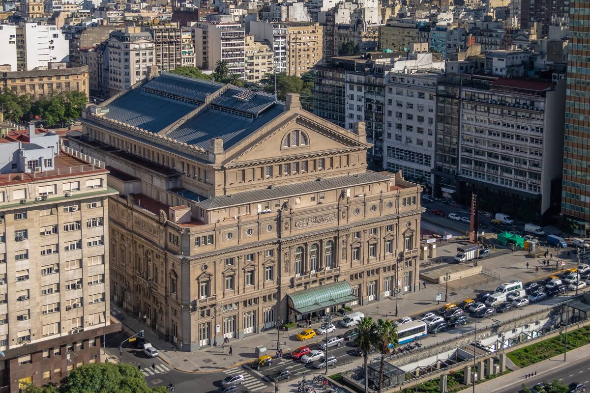 El teatro Colón, un edificio emblemático de Buenos Aires, es uno de los que tienen una versión 3D para ser vista en Google Maps, con la opción de simular cómo se verá de día o de noche