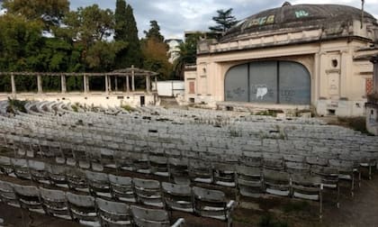El Teatro del Lago hace dos años, antes del inicio de las obras de puesta en valor
