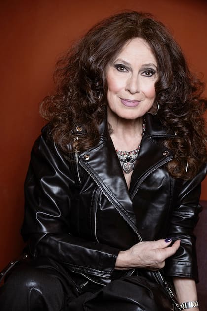 "El teatro no es un juego superficial, sino un espacio sagrado donde la emoción y la verdad pueden sanar y conmover", dice Luisa Kuliok