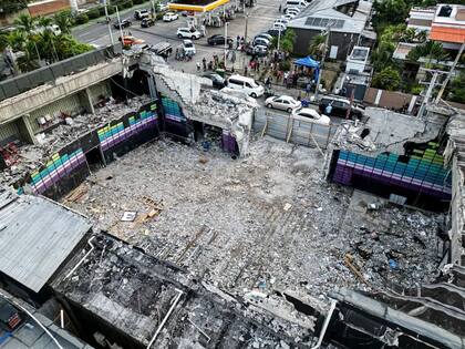 El techo descargó cientos de toneladas de hormigón y metal sobre los asistentes, causando 236 muertos y más de 180 heridos en la mayor tragedia humana de las últimas décadas en República Dominicana