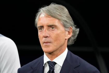 El técnico de Arabia Saudí Roberto Mancini previo al partido contra Kirguistán por la Copa de Asia, el 21 de enero de 2024, en Doha, Qatar. (AP Foto/Aijaz Rahi)