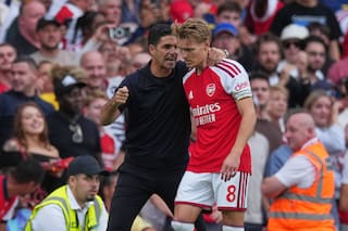 Arsenal remonta para vencer 2-1 a Chelsea y Manchester United deja más puntos en la Premier