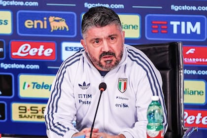 El técnico de Italia Gennaro Gattuso durante una rueda de prensa, el lunes 23 de marzo de 2026, en Florencia. (Lapresse vía AP)