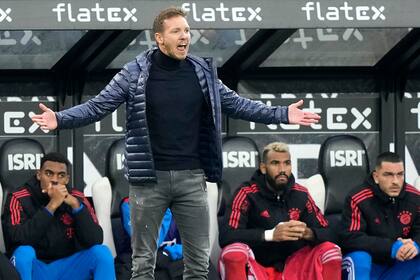 El técnico del Bayern Múnich Julian Nagelsmann durante el partido contra Borussia Moenchengladbach en la Bundesliga, el sábado 18 de febrero de 2023. (AP Foto/Martin Meissner)