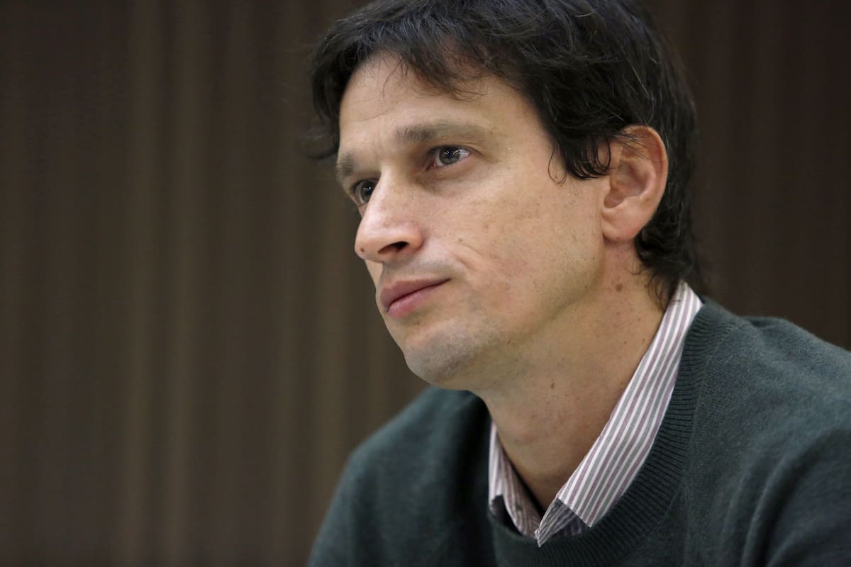 El tecnico informatico Diego Lagomarsino en la redaccion del diario LA NACION