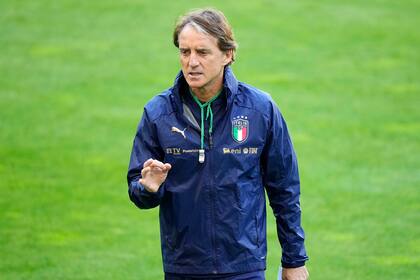 El técnico Roberto Mancini dejó su cargo y sorprendió a todos en Italia
