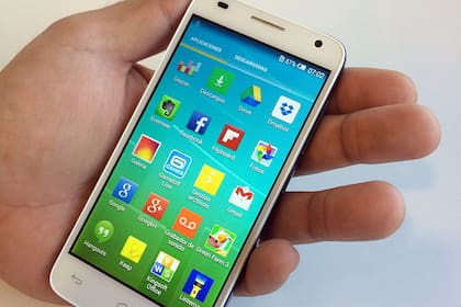 El teléfono Alcatel OneTouch Idol 2 Mini S es un modelo compacto, con buena autonomía de uso y apto para redes 4G LTE