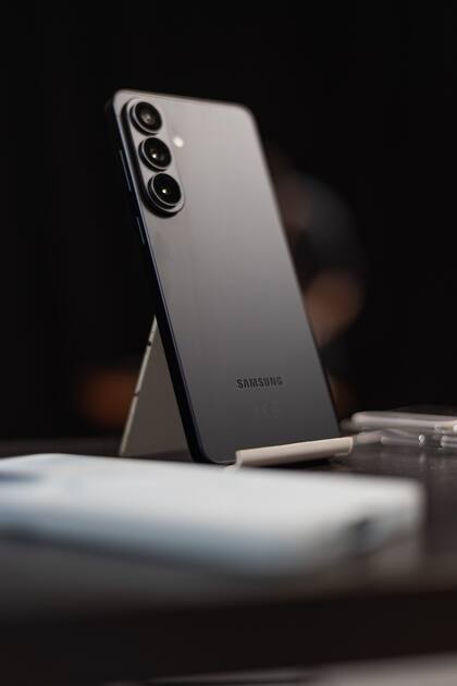 El teléfono cuenta con la función Nightography Video, una herramienta que permite hacer buen contenido, más allá de la luz