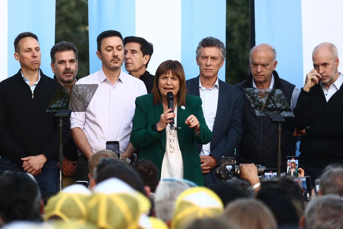 El teleprompter, protagonista del acto de cierre de campaña de Patricia Bullrich en Lomas de Zamora