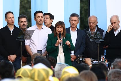 El teleprompter, protagonista del acto de cierre de campaña de Patricia Bullrich en Lomas de Zamora