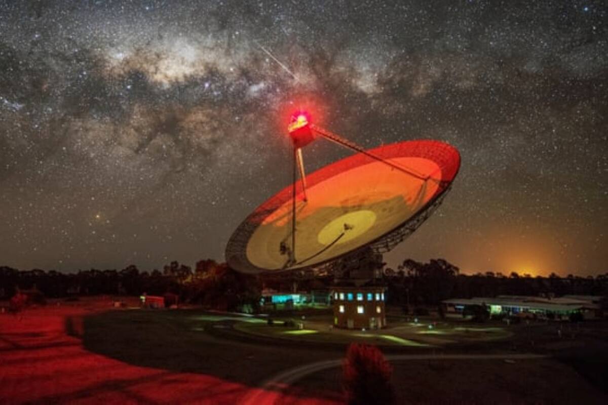 El telescopio Parkes en Nueva Gales del Sur, Australia, que recogió las ondas de radio en abril y mayo del año pasado
