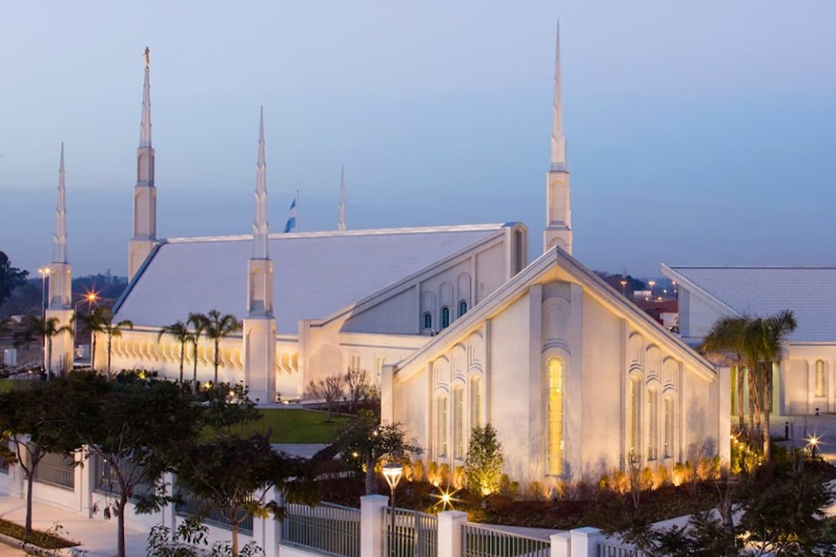 El Templo de Buenos Aires, de la Iglesia de Jesucristo de los Últimos Días, en Ciudad Evita