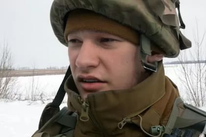 El teniente Yevgen Gromadsky, de 21 años de edad, pertenece a la séptima generación de militares en su familia