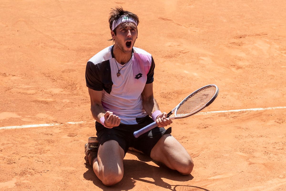 El tenista argentino Tomás Etcheverry campeón del Challenger de Perugia, Italia.